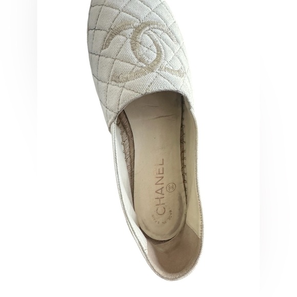 CHANEL Ivory Quilted Logo Espadrilles Size 39 - Picture 2 of 11